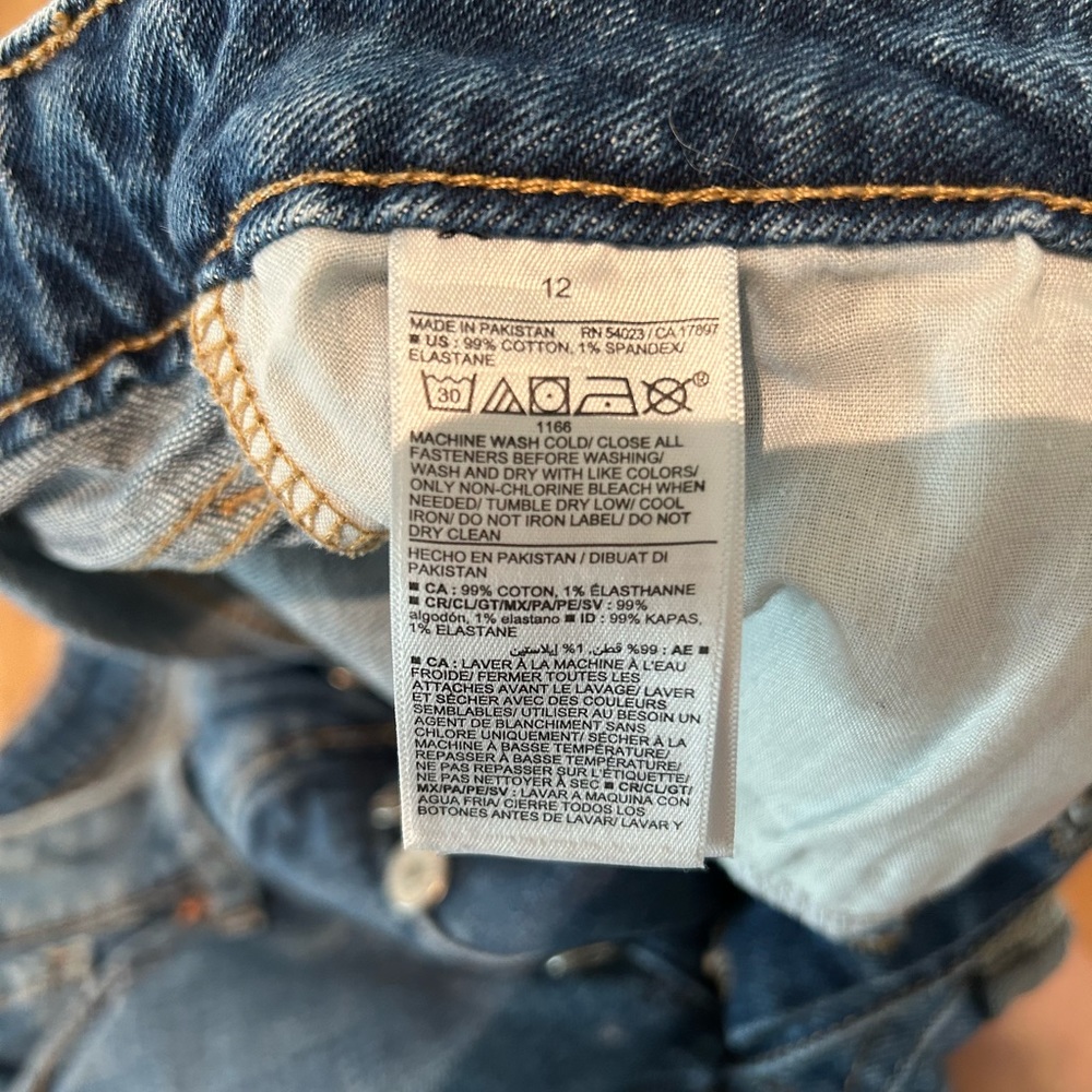 Women’s Old Navy High Rise OG Straight Jeans Shorts. Size 12 - Picture 5 of 6